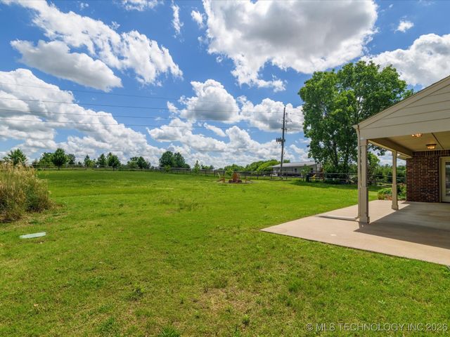 5817 Woodland Road, Bartlesville, OK 74006