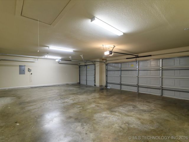 5817 Woodland Road, Bartlesville, OK 74006