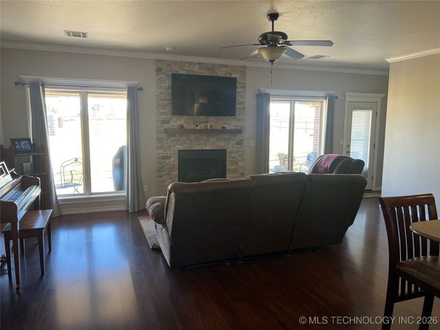 5817 Woodland Road, Bartlesville, OK 74006