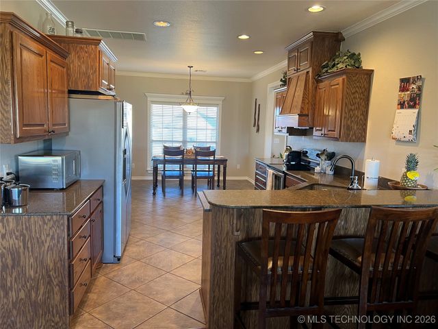 5817 Woodland Road, Bartlesville, OK 74006