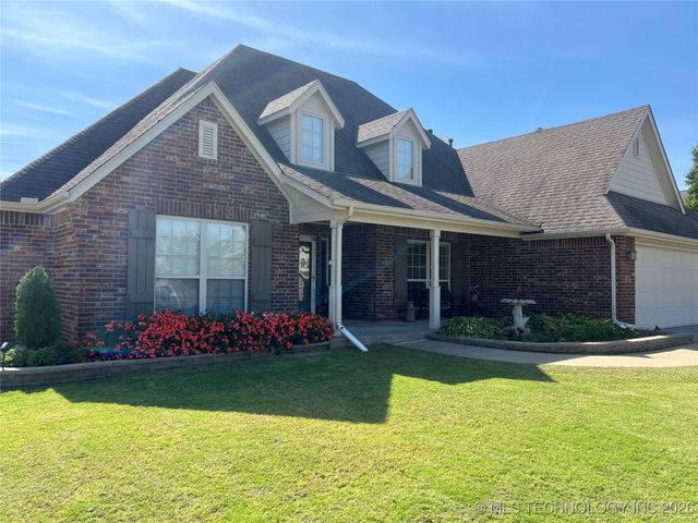 5817 Woodland Road, Bartlesville, OK 74006