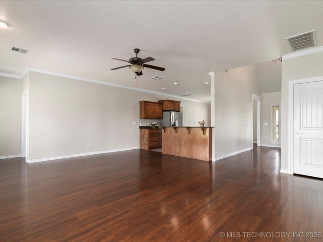 5817 Woodland Road, Bartlesville, OK 74006