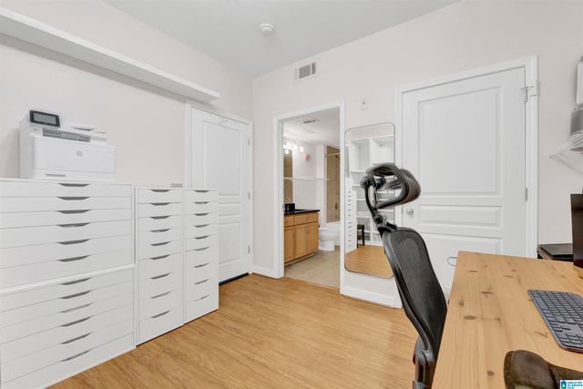 401 20th St S Apt 412, Birmingham, AL 35233