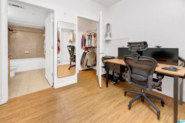 401 20th St S Apt 412, Birmingham, AL 35233