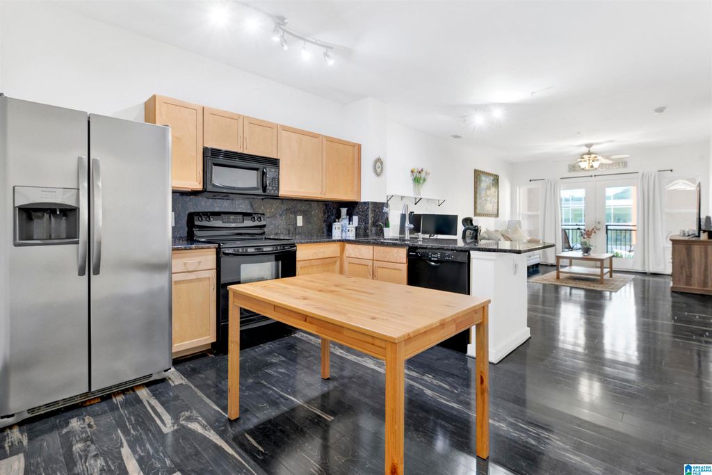 401 20th St S Apt 412, Birmingham, AL 35233