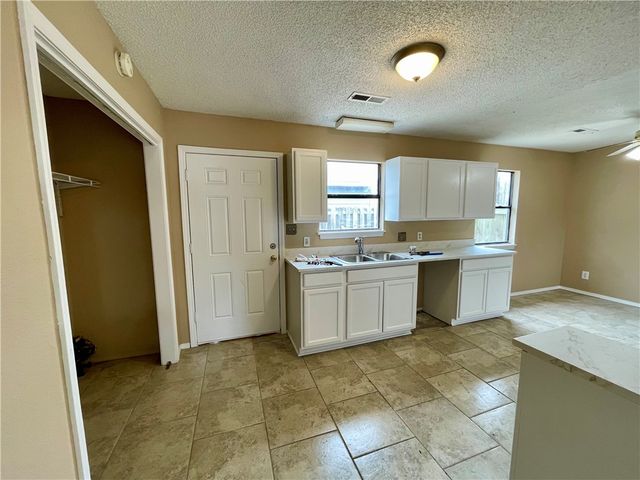 414 W Price Avenue, Springdale, AR 72764