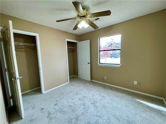 414 W Price Avenue, Springdale, AR 72764