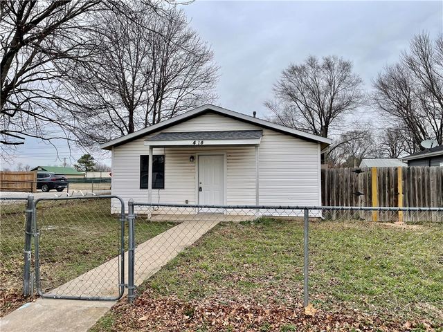 414 W Price Avenue, Springdale, AR 72764