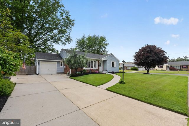 2 SURREY CT, Cherry Hill, NJ 08034