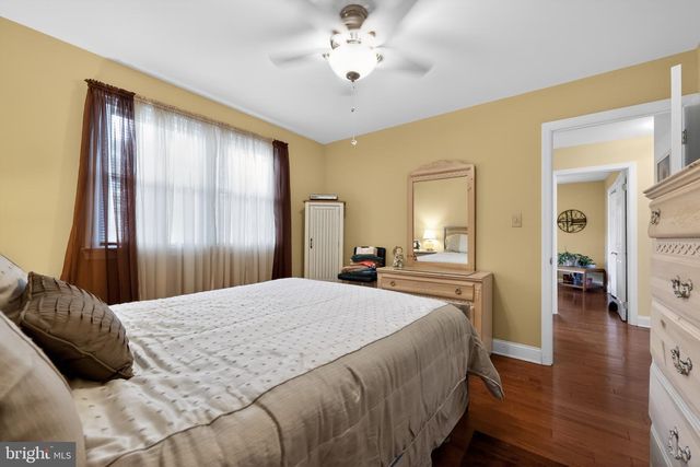 2 SURREY CT, Cherry Hill, NJ 08034