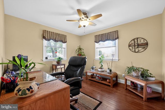2 SURREY CT, Cherry Hill, NJ 08034