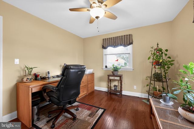 2 SURREY CT, Cherry Hill, NJ 08034