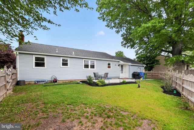 2 SURREY CT, Cherry Hill, NJ 08034