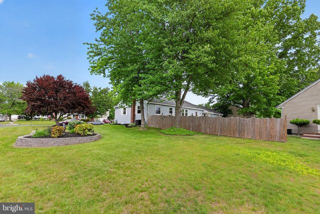 2 SURREY CT, Cherry Hill, NJ 08034