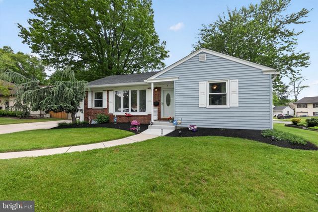 2 SURREY CT, Cherry Hill, NJ 08034