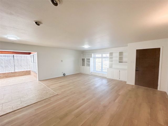 3016 Oakridge Drive, Bedford, TX 76021