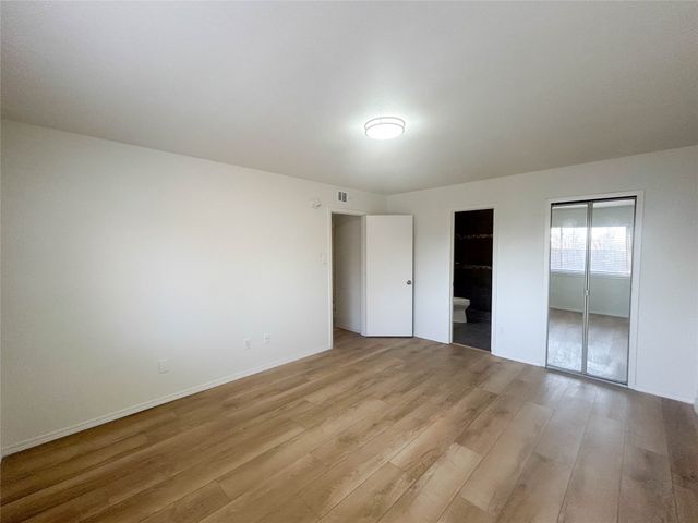 3016 Oakridge Drive, Bedford, TX 76021