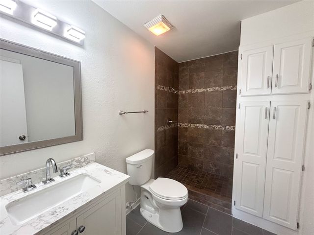 3016 Oakridge Drive, Bedford, TX 76021