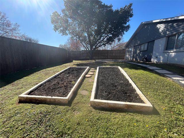 3016 Oakridge Drive, Bedford, TX 76021