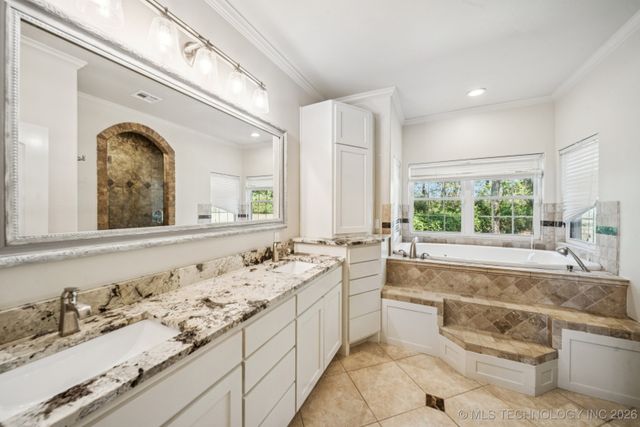 13606 S 261st East Avenue, Coweta, OK 74429