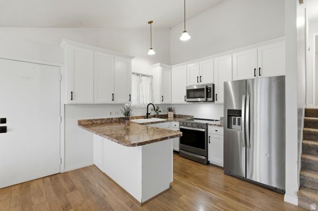 1206 E MOSS CIR, Midvale, UT 84047