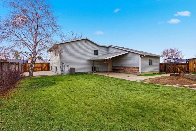 1206 E MOSS CIR, Midvale, UT 84047