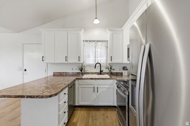 1206 E MOSS CIR, Midvale, UT 84047