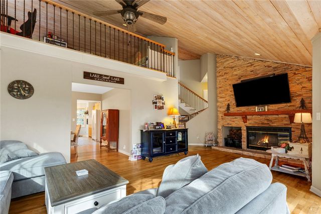610 Pointe Wildwood Drive, Seneca, SC 29678
