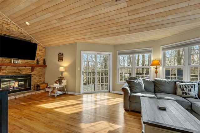 610 Pointe Wildwood Drive, Seneca, SC 29678
