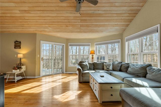 610 Pointe Wildwood Drive, Seneca, SC 29678