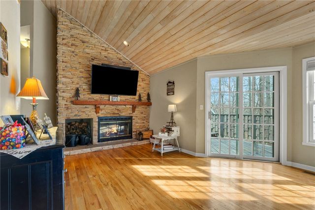 610 Pointe Wildwood Drive, Seneca, SC 29678