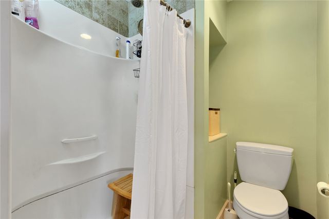 610 Pointe Wildwood Drive, Seneca, SC 29678