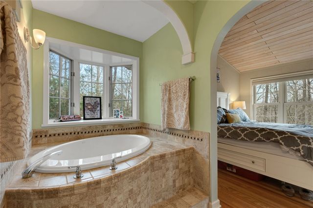 610 Pointe Wildwood Drive, Seneca, SC 29678