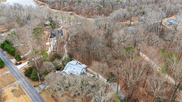 610 Pointe Wildwood Drive, Seneca, SC 29678