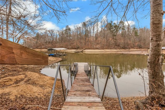 610 Pointe Wildwood Drive, Seneca, SC 29678