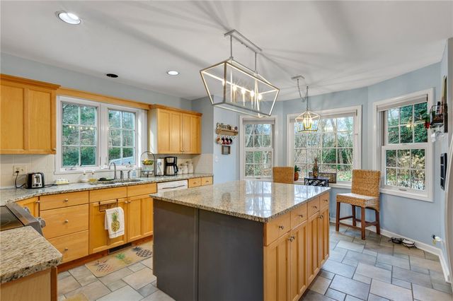 610 Pointe Wildwood Drive, Seneca, SC 29678
