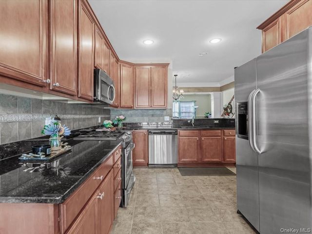 170 Southampton Drive, Massapequa, NY 11758