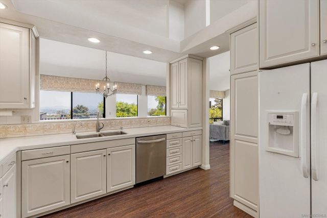 6667 La Jolla Scenic Drive South, La Jolla, CA 92037