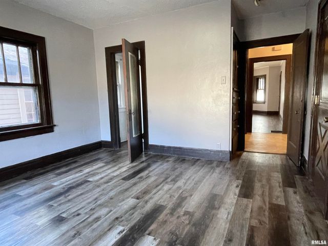 919 W 3RD Street, Peoria, IL 61605