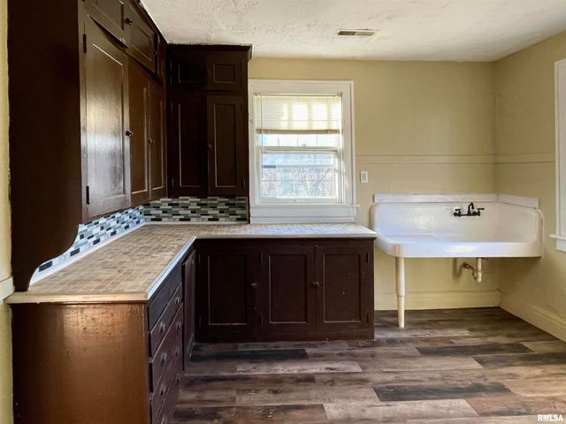 919 W 3RD Street, Peoria, IL 61605