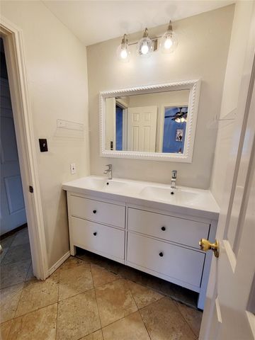 230 Mccarley Place, Mckinney, TX 75071