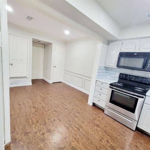 230 Mccarley Place, Mckinney, TX 75071