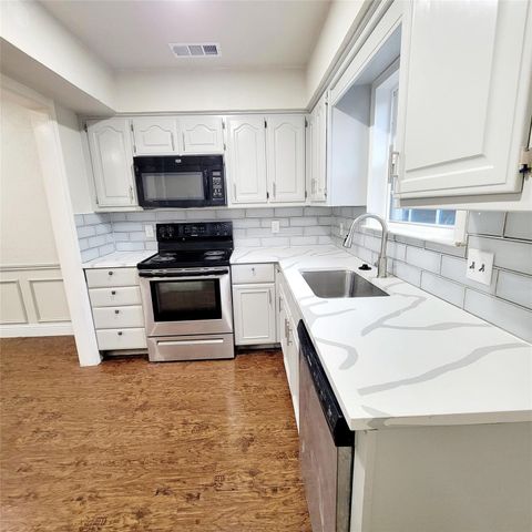 230 Mccarley Place, Mckinney, TX 75071