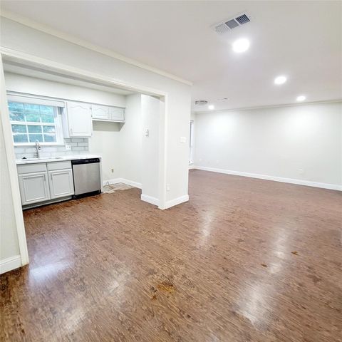 230 Mccarley Place, Mckinney, TX 75071