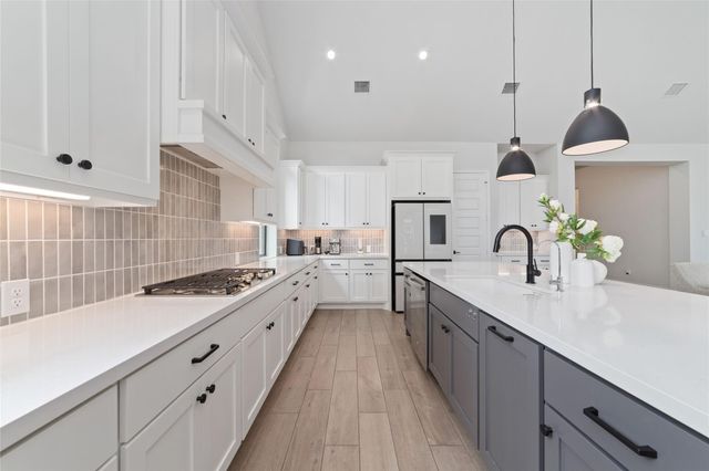 5511 Holly Hollow Lane, Fulshear, TX 77441