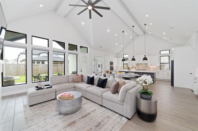 5511 Holly Hollow Lane, Fulshear, TX 77441