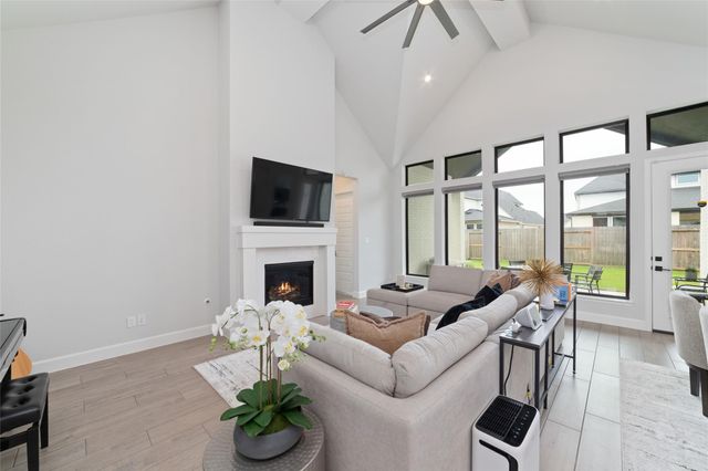 5511 Holly Hollow Lane, Fulshear, TX 77441