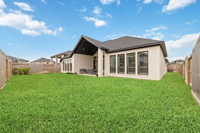 5511 Holly Hollow Lane, Fulshear, TX 77441