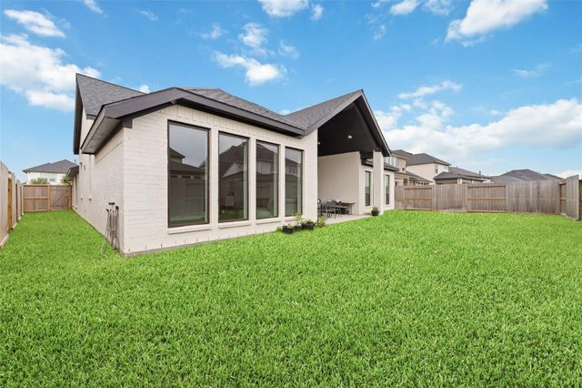 5511 Holly Hollow Lane, Fulshear, TX 77441