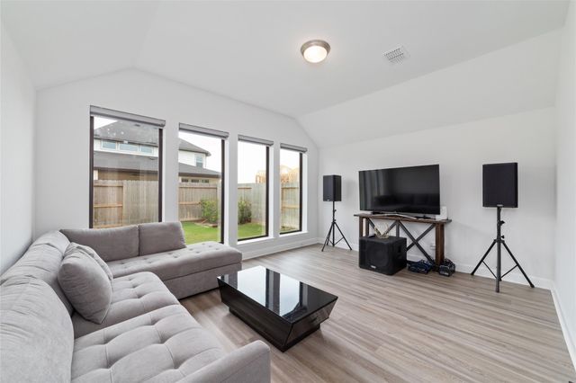 5511 Holly Hollow Lane, Fulshear, TX 77441